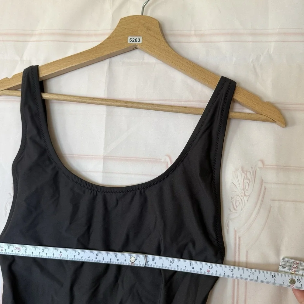 SKIMS SIGNATURE SWIM SCOOP NECK ONE PIECE SWIMSUIT Onyx Black Size M NWT $90